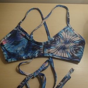 Jolyn Printed Vent Top